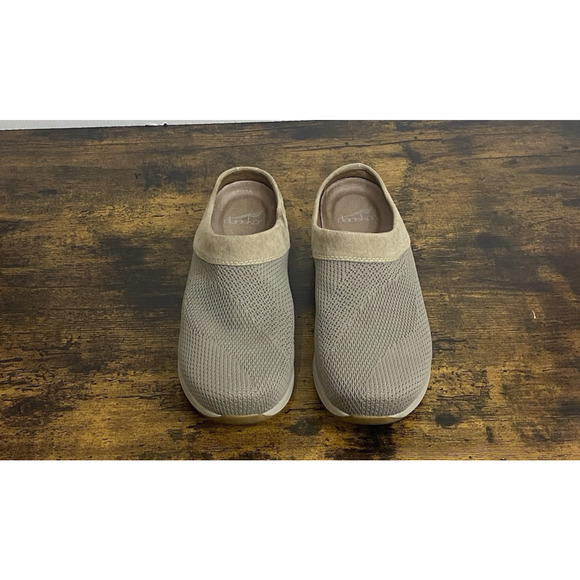 Dansko Sondra Slip On Mules Womens Sz 9 Tan Mesh Suede Comfort - Picture 1 of 9